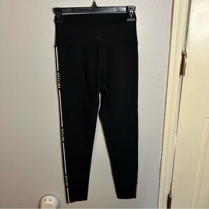 OFFLINE By Aerie Goals Logo Legging size Medium EUC